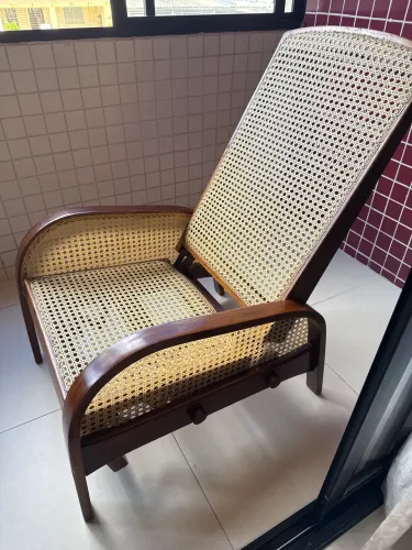Poltrona Reclinável Vintage em Madeira Maciça com Palhinha - Restaurada
