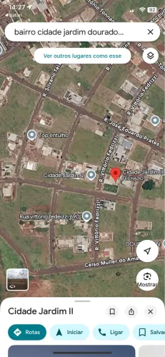Terreno de esquina com 266 m2 quitado.