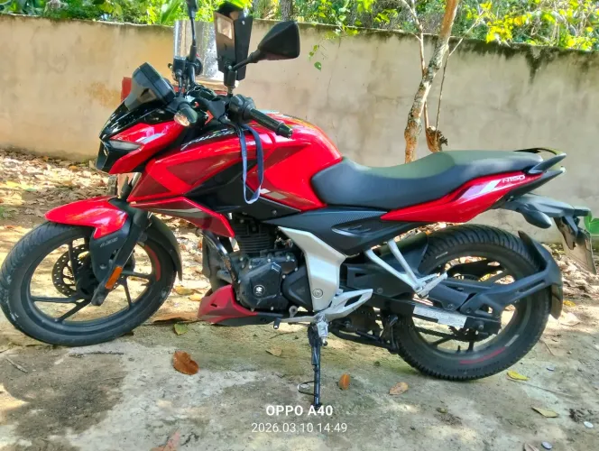 Estou passando o financiamento desta moto . To pedindo 3.900