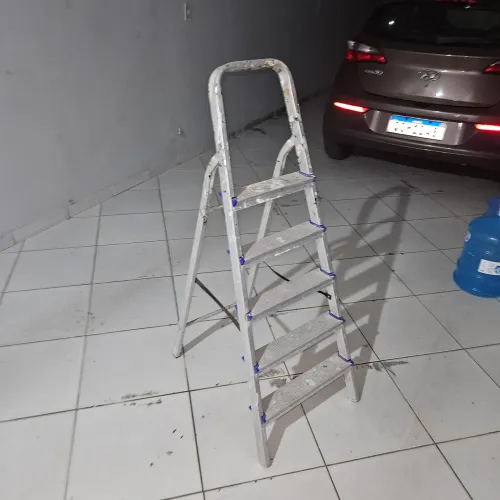 Escada aluminio (tam 1.27)