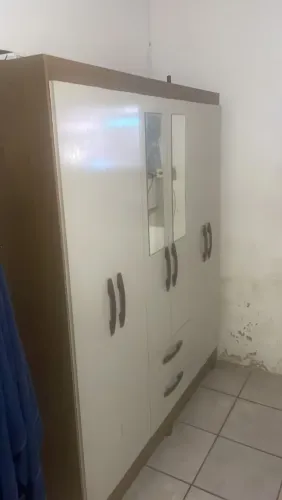 Guarda Roupa pra sair logo 