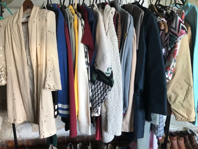 Vendo roupas para brechó a partir de 2 reais