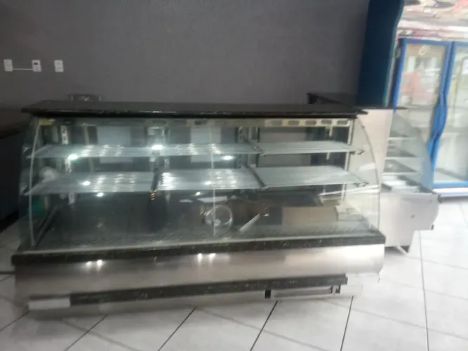 Conjunto de 2 Balcões expositor quente e frio, motor zero R$ 3500,00