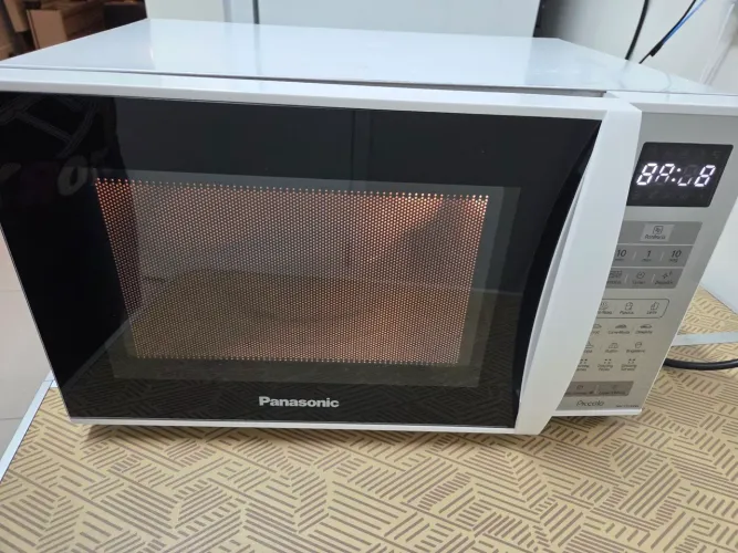 Micro-ondas Panasonic Piccolo 25L Branco 127V - NN-ST354W