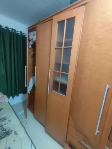 Armario madeira maciça 
