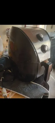 Vende se aifryer Britânia usado 120w c detalhes