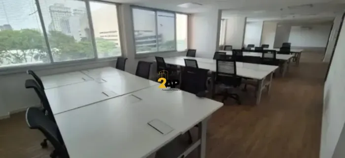Sala comercial mobiliada para locação no Jardim Paulistano, São Paulo-SP - 2 banheiros, 2 