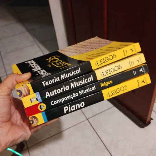 Livros sobre música, piano e composição musical
