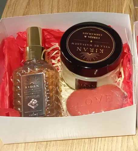 Kit Velas de massagem ( cereja c/chocolate )bodysplash (chocolate)e sabonetes( Vanilla)