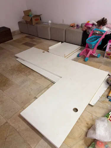 Mesa de escritório em L