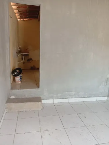Estou vendendo um casa urgente 