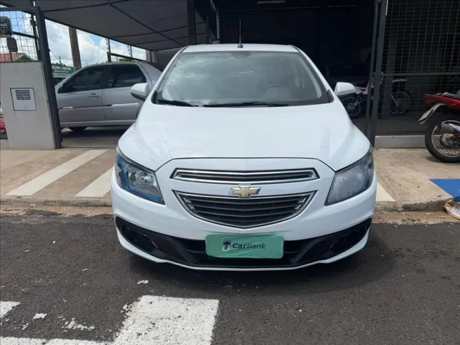 Chevrolet Onix Hatch LT 1.4 8V Flex Mec. 4P 2014
