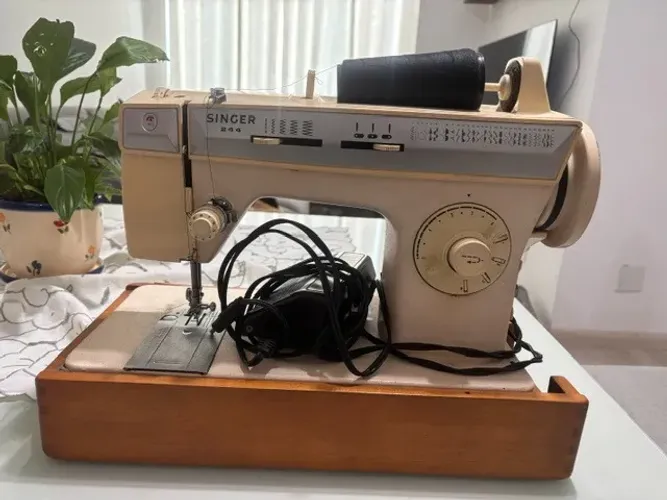 Máquina de costura Singer 244 - Facilita Prata