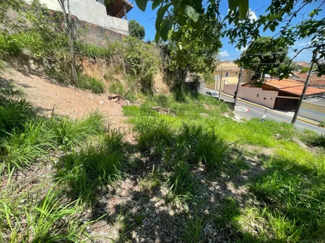 Terreno Comercial ou Residencial - Jacareí - Parque Santo Antônio - 600m².