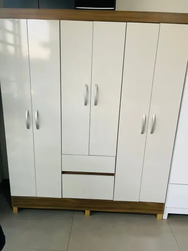 Guarda roupa 6 porta