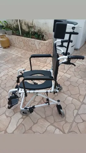 Cadeira higiênica premium 
