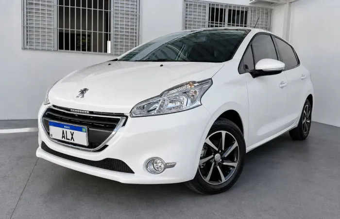 Peugeot 208 Allure 1.5 Flex 8V 5P 2014