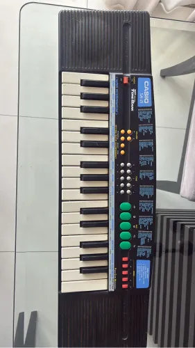 Teclado Cássio antigo pequeno 
