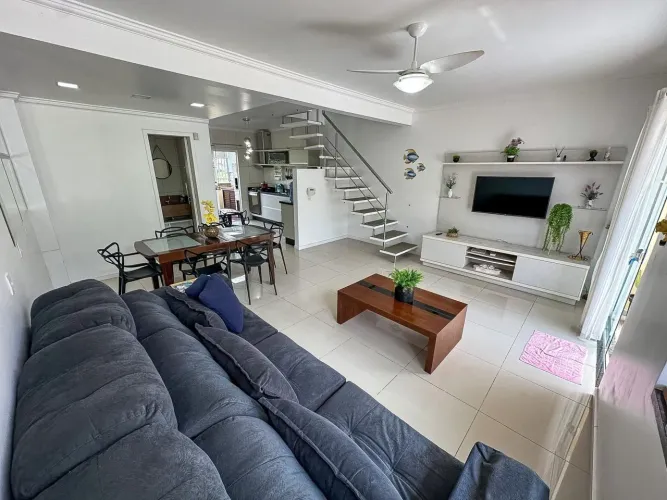 Sobrado com 2 dormitórios à venda, 99 m² por R$ 1.100.000 - Itacolomi - Balneário Piçarras