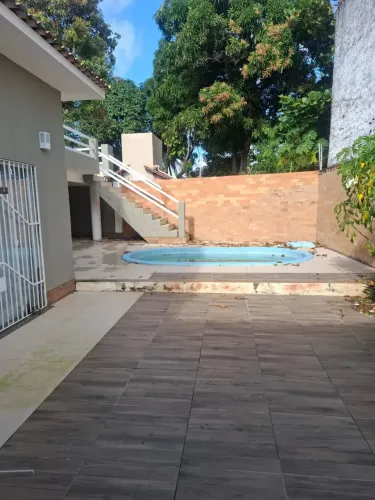Alugo Casa Mobiliada Com Com Piscina E Terraço R$ 5.000