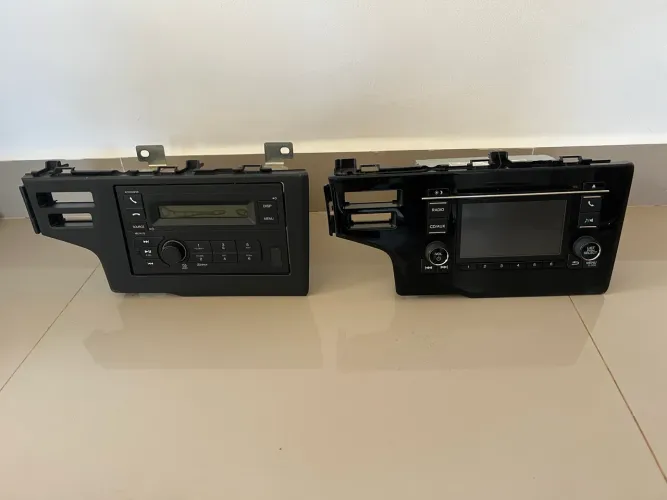 Vendo ou troco 2 aparelhos de Som Honda Fit 2015 ->