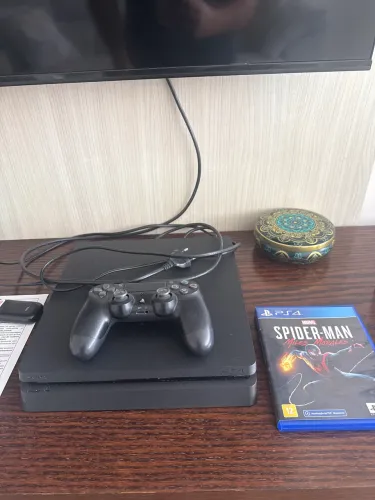Play Station 4 + controle + 7 jogos