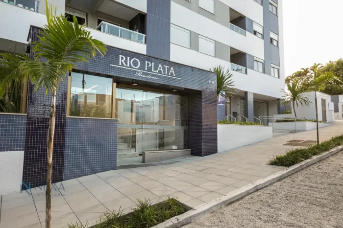 Apartamento em Capoeiras, Florianópolis - 3 Dormitórios e Suíte