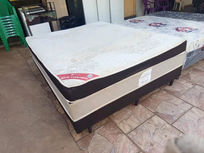 Cama casal Quinn molas acoplada
