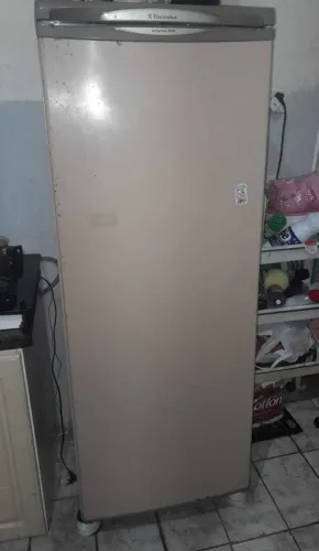 GELADEIRA ELECTROLUX R270 - FUNCIONANDO PERFEITAMENTE 