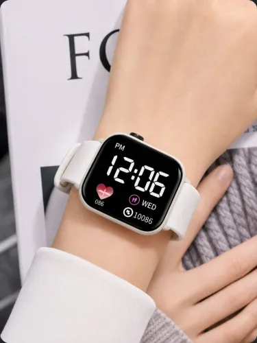 relógio digital com visor LED retangular e pulseira de silicone