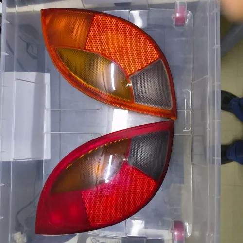 Duas Lanternas Traseiras Ford Ka 98