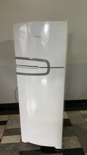 Geladeira Consul CRM39 Branca 340 Litros 220V - Ótimo Estado