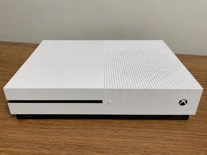 Xbox One s 500gb somente console