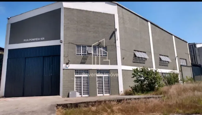 Galpão Comercial para Locação em Barueri-SP - Bairro Chácaras Marco 2 Salas, 2 Banheiros,
