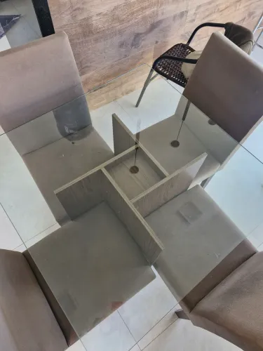 Mesa com cadeiras