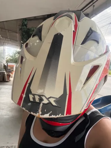 Capacete com Viseira (Usado) - Tamanho60