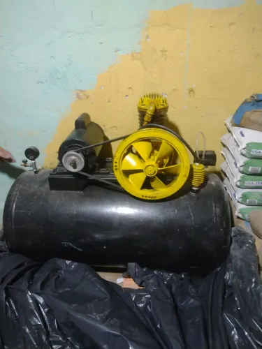 COMPRESSOR DE AR