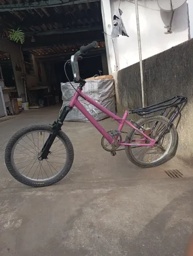 Vendo bicicleta aro 20 montadinha estilo sp,pronta para uso