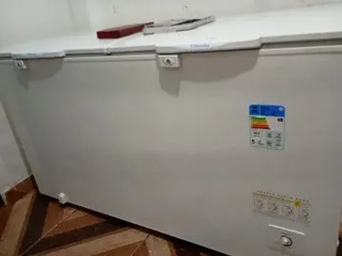 Frezer semi novo 578 litros