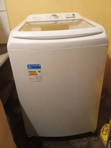 Oportunidade pra vc que está precisando de uma linda e ótima máquina de lavar roupa
