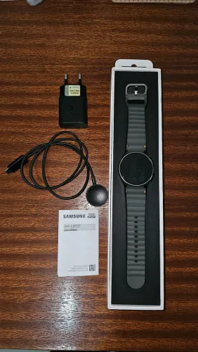 Samsung Galaxy Watch 7 40mm LTE (4G + Wi-Fi) Verde - Seminovo Impecável!