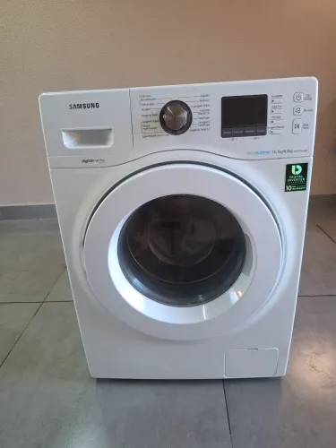 Máquina de lavar e secar
