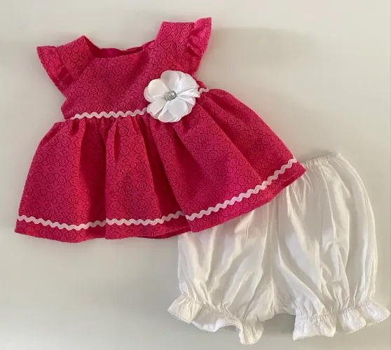 Conjunto importado 3-6 meses( veste mais)