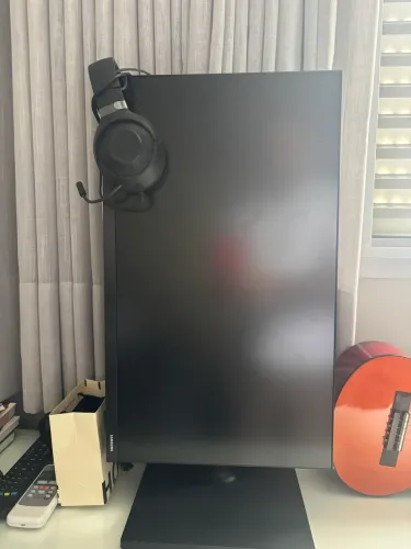 Monitor Samsung Odyssey G30 LS24BG300ELMZD 24" Full HD Va 144Hz FreeSync Preto