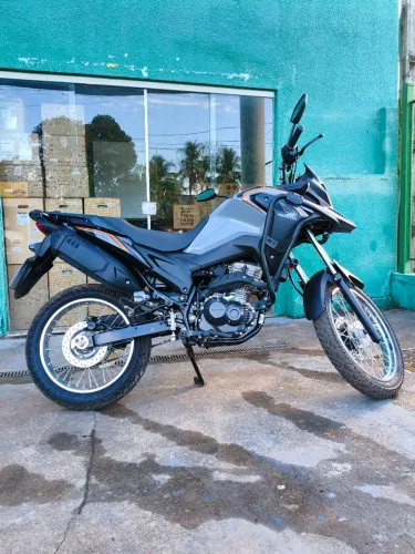 Vendo ou troco por carro do meu agrado.