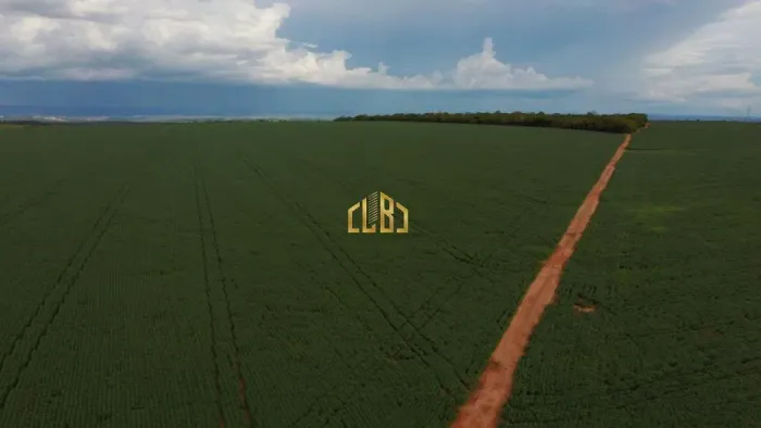 VENDE-SE UMA FAZENDA COM 220 HECTARES EM JACIARA -MT .