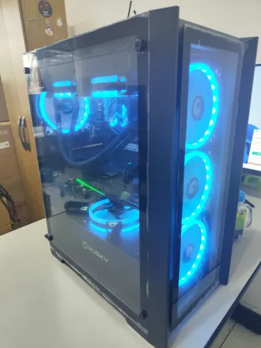 Pc gamer monstro  Para rodar os jogos no ultra!.