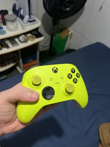Controle sem fio Microsoft Xbox Series X|S Eletric Volt (Verde)