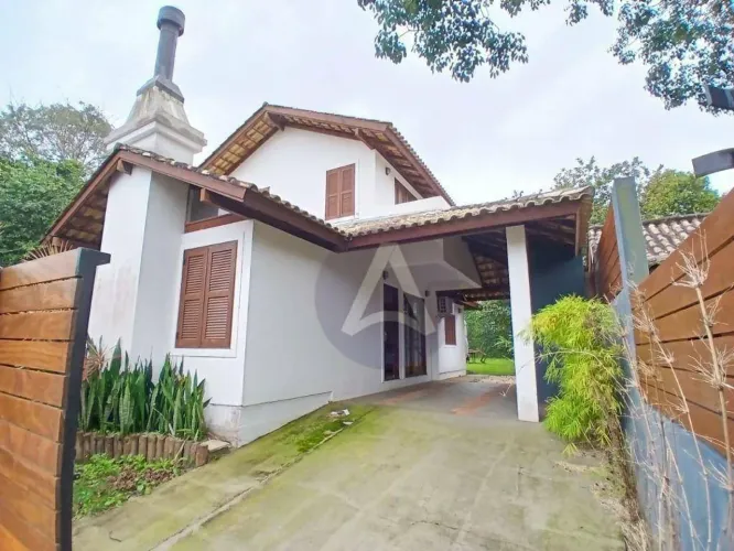 Casa com 3 dormitórios para alugar, 145 m² por R$ 9.866,00/mês - Rio Tavares - Florianópol