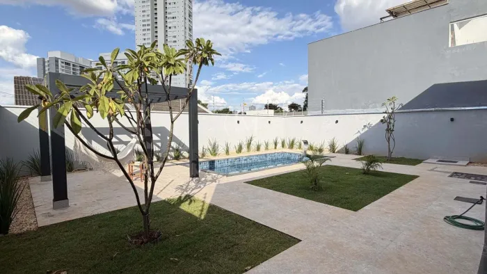 CASA TÉRREA DE ALTO PADRÃO | JARDIM ATLÂNTICO | 3 SUÍTES | 420 M² DE LOTE | A 100 METROS D